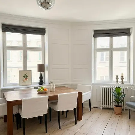 Daire Bright Historic In Kopenhag